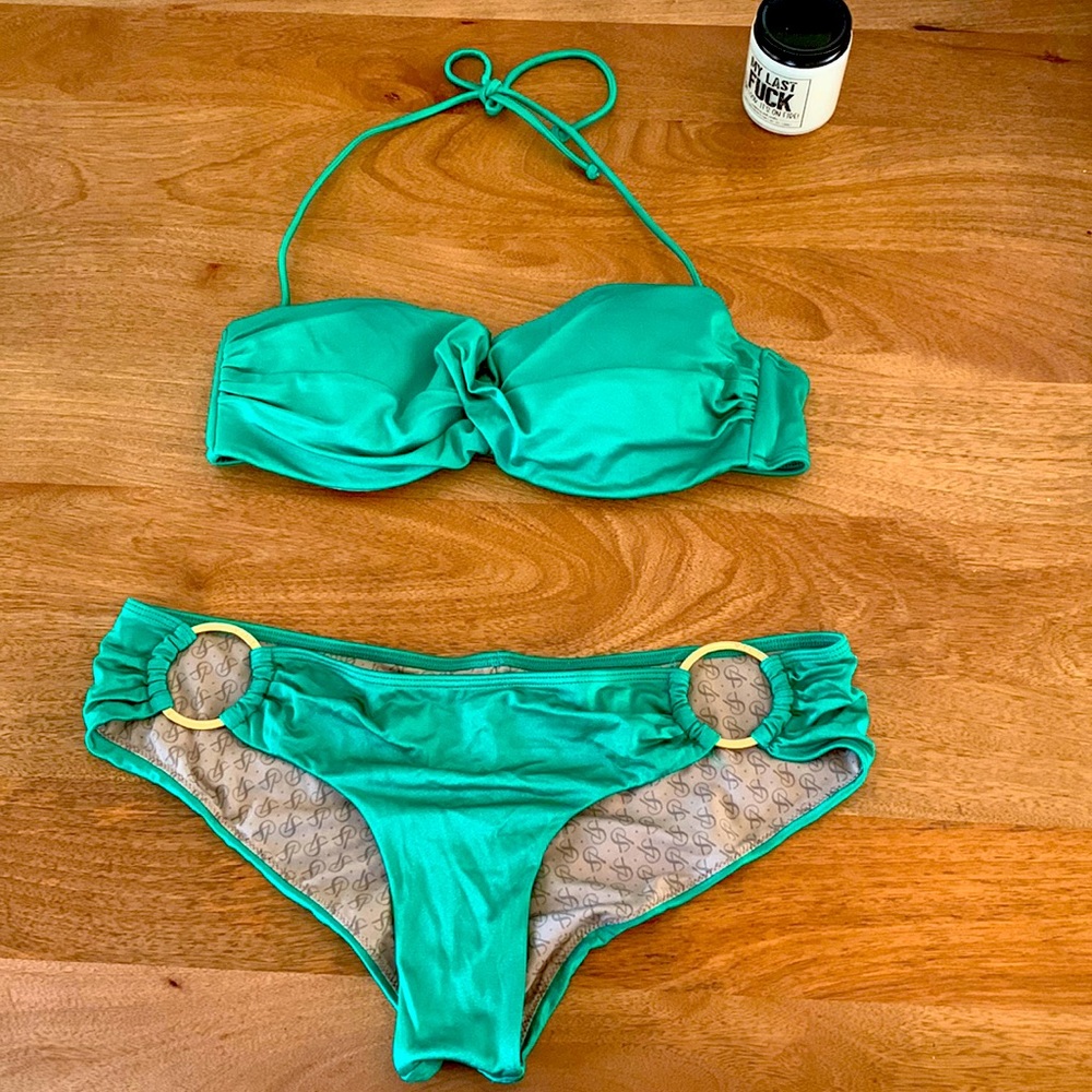 Sexy VS bikini with gold accents 34C/ M bottom